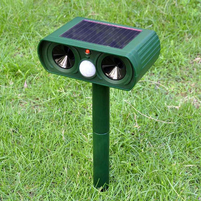 Solar-Powered Ultrasonic Animal Repeller – Outdoor Garden Pest Deterrent