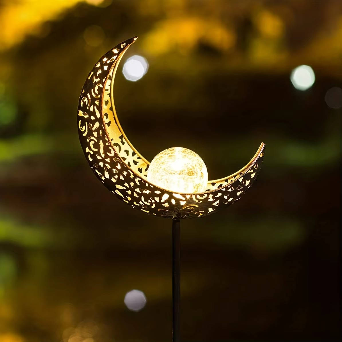 Outdoor LED Garden Decoration Light – Solar Powered Colour-Changing Yard Light