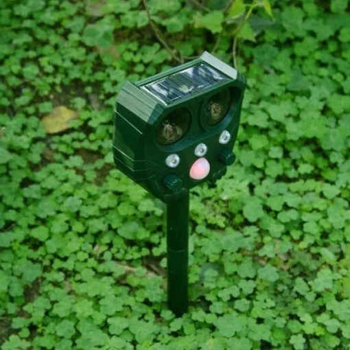 Ultrasonic Solar Snake Repeller – Outdoor Garden Pest & Rodent Deterrent